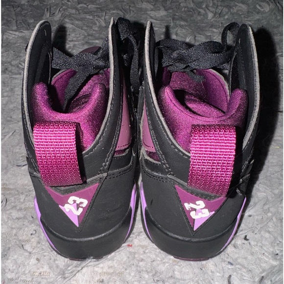 Jordan 7 Retro (2015)
Mulberry - Picture 3 of 5